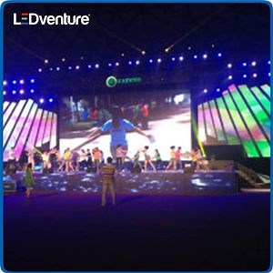 [Hot Item] P4.8 Indoor Rental Digital Standing LED Display for Stage with Folding