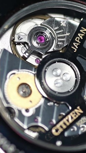 The movement of the second hand and balance wheel of the CITIZEN Collection NB1050-59L. #Citizen ...