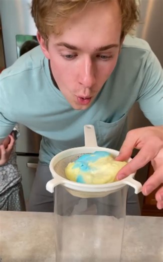 Disappearing cotton candy game – fun for the whole family