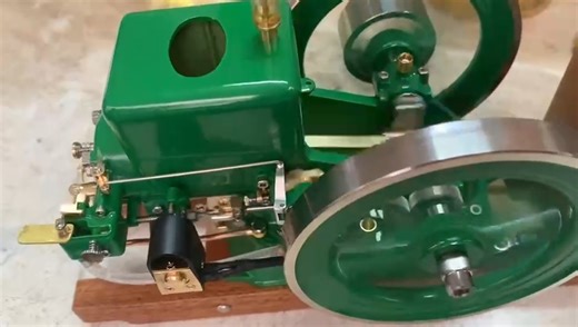 Morse Z01 Throttling Governor Single-Cylinder 4-Stroke Gasoline Internal Combustion Engine Model #VintageEngine #EngineStartup #WorkingModel #MechanicalArt #ModelEngine #ASMRMechanics #MiniEngine #CollectorItem #WorkshopVibes #BuiltByHand #EngineeringLovers #RetroMachine #SatisfyingVideo #FeelThePower #BornToMove | Scale engine world