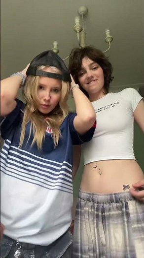 Emily Carey shows her belly button piercing and belly tattoos with friends. (HD)