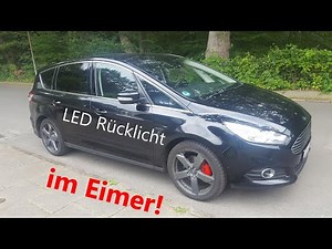 44 - Beim S-Max 2015 muss das Rücklicht getauscht werden....