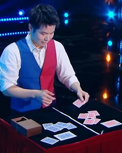 How will you explain this? Eric Chien's iconic chameleon card trick | Asia's Got Talent