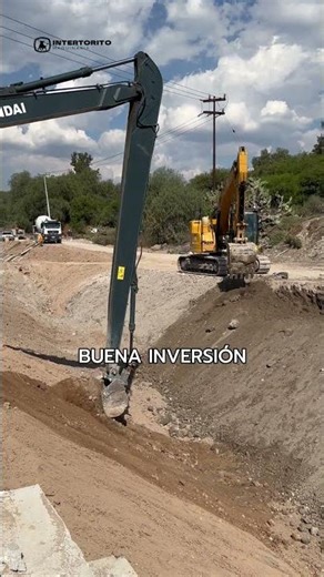 Asi trabajan nuestros equipos en obra #maquinariapesada #caterpillar #enbuscadelosmejoresprecios