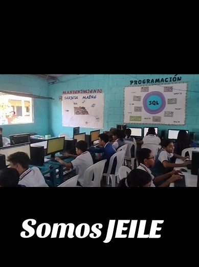 "¡Explora el mundo digital y crea tu futuro en nuestra clase de inform...