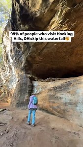 😳Don’t miss this Ohio waterfall! 📲Send this to the person you want to visit Hocking Hills State Park with! ⛰️Hocking Hills is easily the most popular State Park in Ohio and it’s not hard to see why! This park has everything from stunning views of the Appalachian foothills to beautiful waterfalls. 🥾But if you have ever visited Hocking Hills, you have definitely heard of Old Man’s Cave. It is a popular trail in the park that has several waterfalls, a cave, and several stream crossings. However,