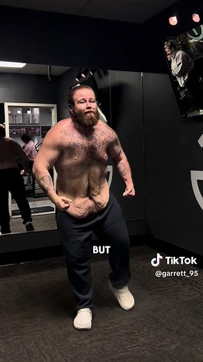 I’ll always be curious what I look like without this loose skin.. #weightloss #weightlosscheck #thickskin