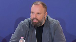 Emma Stone Embraces Graphic Sex in New Film, Plays Lady with Child Mind