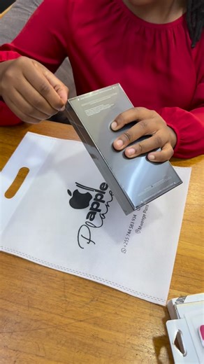 appleplanetz on Instagram: "BRAND NEW GALAXY S24 ULTRA PATA VYOTE BURE… 🎁 Free SmartWatch 🎁 Free AirPods 🎁 Free Phone Cover 🎁 Free Glass Protector 🎁 Free Data Transfer 🎁 Free Software Updates 🎁 Free & Fast Delivery UKIWA MKOANI USIOGOPE TUNATUMA MIKOA YOTE KWA USALAMA , UHAKIKA NA HARAKA TUPIGIE/ TUMA UJUMBE ☎️: 0744583934 TUNAPATIKANA 📍: MWENGE PLAZA ( VIA TRA ROAD)"