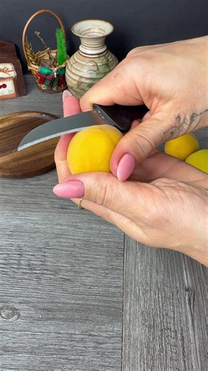 ASMR peeling apricot #asmr #asmrvideo