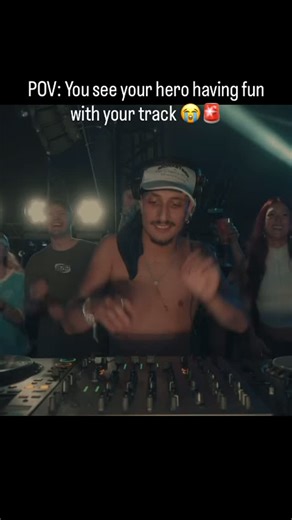 @liyo.techno on Instagram: "SpongeBob would’ve been proud! Track ID: Wambologia by LIYO #bounce #trance #rave #techno #spongebob"