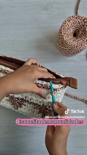 Tutorial para colocar cierres en bolsos de trapillo