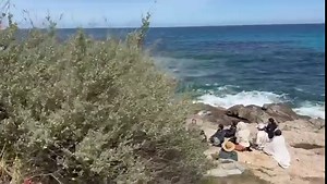 10K views · 687 reactions | Méditation guidée à l’île rousse lors de mon séminaire en Corse sur les chemins du bonheur avec @erikadupreynakahashi #corse #meditations #nature #happiness #fredericlenoir | Frédéric Lenoir | Facebook