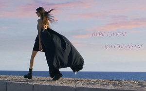 “这壹步迈出Le整个盛夏”🍉｜Avril Lavigne X CELINE SUMMER 22 🏖️｜Love Me Insane