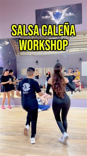 Learn the fundamental steps of salsa caleña | Salsa Colombia