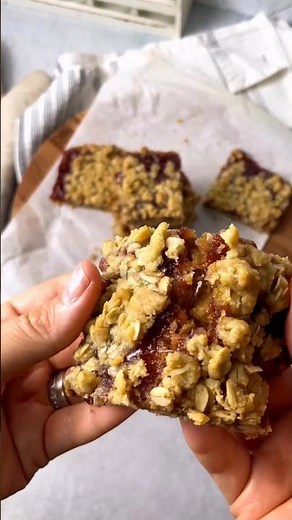 The Easiest 35-Minute Oatmeal Jam Bars (Better Than Bakery!) #healthy #foodie