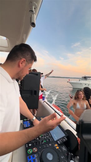 Musio on Instagram: "Already missing the summer 🛥️☀️ #djproducer #electronicmusic #housemusic #toronto"