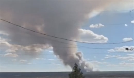 Oak Ridge Fire Rapidly Spreads Across Arizona Hills