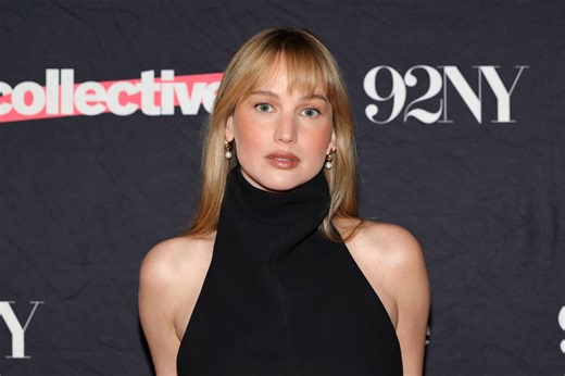 Jennifer Lawrence says sex scenes are 'easier' with strangers