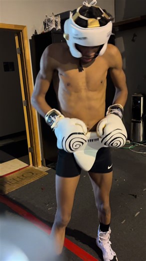 How my first loop😼🌀🌑#tillimthegreatest #fyp #boxing #entertainment #motivation