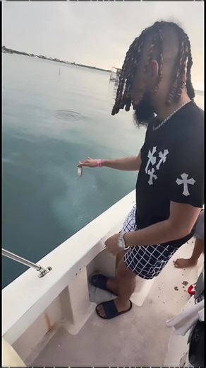 Simo Hamed on Instagram: "#fb #instagram #watch #trand #inesta"