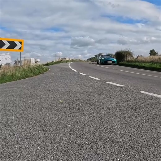 PART 2 Aston Martin Vanquish V12 Symphony - QuickSilver Sound Architects #Vanquish #AstonMartin #v12 Developed with Aston Martin Works to deliver a pure V12 soundtrack. QuickSilver Sound Architects now offer 300 CPSI catalysts without OPF filters and a Titan Sport rear section with Sound Architect®. Combined the system delivers a enthralling V12 symphony throughout the rev range without being too intrusive. Contact us for more information and availability. Find Out More: https://quicksilverexhau