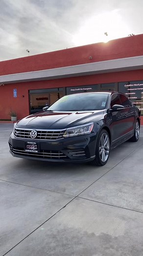 2017 Volkswagen Passat 1.8T R-Line Sedan - New Arrival