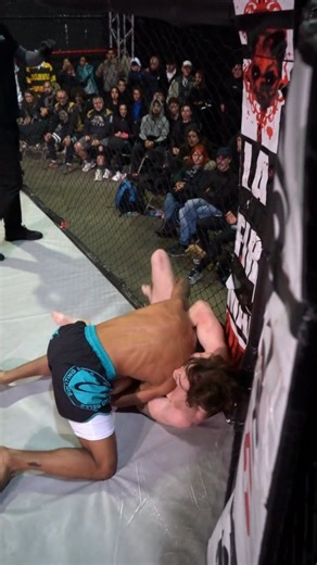 AFL MMA on Instagram: "Aquí se gana resistiendo @goran_mma 🆚 @zzmbrano 👊REAL FIGHTERS NO POSERS👊 #aflmma #mma #aflundergroundseries"