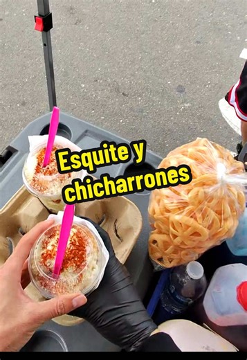 2 corns in a cup😊👍🏼 let me know how I do✅ #foryoupage #raspados #elotero #fyp #elotes