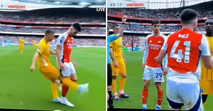 Declan Rice Receives Hilarious Red Card In Bizarre Incident v Brighton | Balls.ie