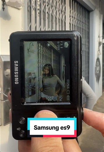 Samsung ES9 Digital Camera Review and Features