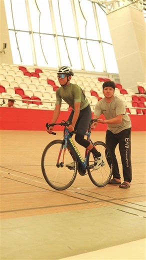 velodrome track bike standing start #daffapinks #velodrome #trackcycling