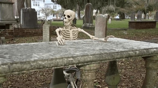 New Bern Ghostwalk brings history to life with spirited tales