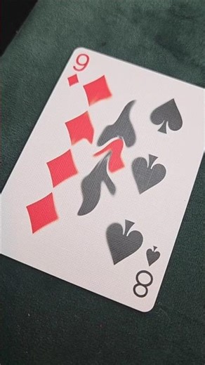 Have you ever seen a playing card that looks like this? #magician #cardtrick