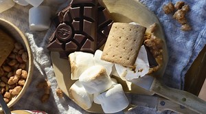 Extra lyxiga s'mores – med jordnötssmör och kara­melliserade ­jordnötter
