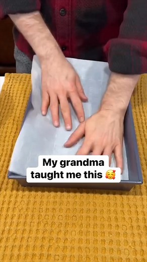 The only way I use parchment paper 🥰 #LifeHacks #bakingtips | Lazy Genius