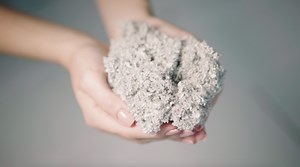 Isoler avec de la ouate de cellulose : un exemple d'économie locale et circulaire