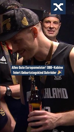 Schröder mit dem perfekten Geburtstag🎂 ‪@MAGENTASPORT‬ #dbb #basketball #dennisschröder #shorts
