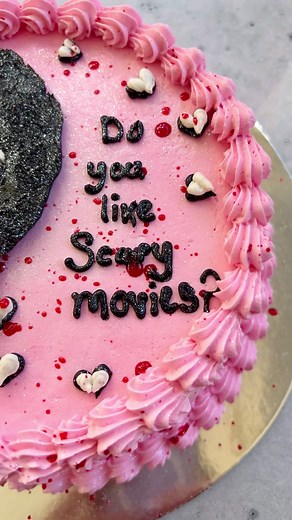 Ghost Face Cake for a Spooky Halloween Treat