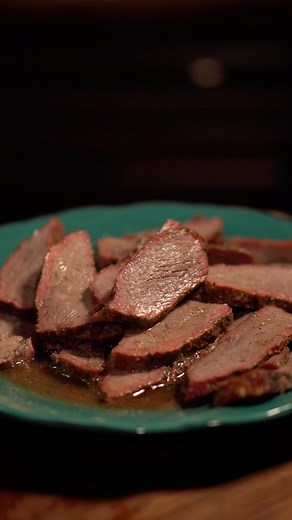 TempPro on Instagram: "Would it pass for a Brisket? Tri-tips are smaller, cheaper, and faster to cook🥩 Cooked perfectly with ThermoPro Bluetooth meat thermometer TP25🌡🔥 #bbq #brisket #tritip #steak #cookinghacks #cookinghack #briskethack #delicious #meatfood #meatlovers #barbeque #grilling #smokedmeat #foodthermometer #thermopro #meatthermometer"
