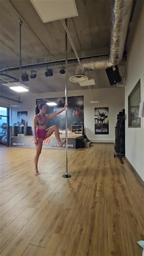#poletraining #polestatic #polecombo #poledance #polechoreography