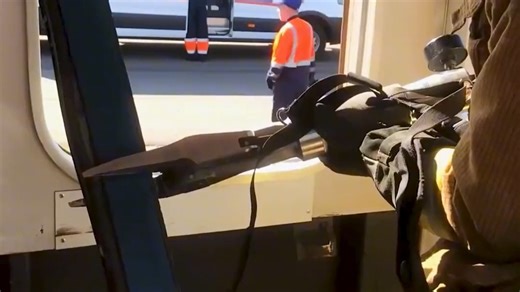 什么是烟火切割机？可以瞬间剪断钢筋，堪称救援神器！