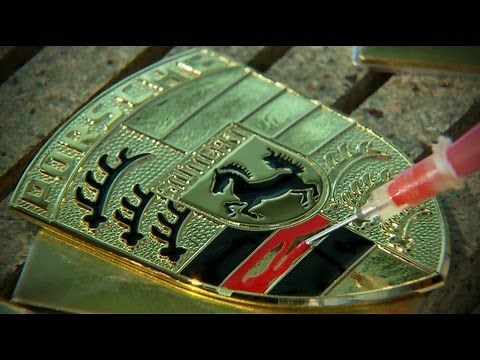 Manufacturing an unmistakable trademark: the Porsche Crest