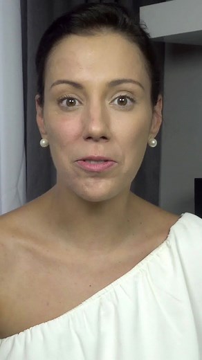 2.9M views · 14K reactions | Não compre BEYOUNG Instant sem ver esse vídeo! A Mel Santos não sabia, mas o jeito como o Instant é aplicado no rosto, FAZ TODA A DIFERENÇA  Aqui, ela mostra os dois resultados: passando certinho e passando errado. O resultado é MUITO DIFERENTE  Ah, a Mel também pediu desconto exclusivo para quem assistir esse vídeo: https://bit.ly/2KCDw4A | My Beauty Tips | Facebook