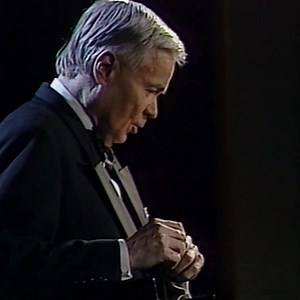 Découvrez l'intégrale des lieder et mélodies de Dietrich Fischer-Dieskau sur Warner Classics. Ses enregistrements (1951-1992) pour HMV, EMI Electrola, Teldec et Erato sont désormais réunis dans un coffret de 79 CD. | Warner Classics & Erato