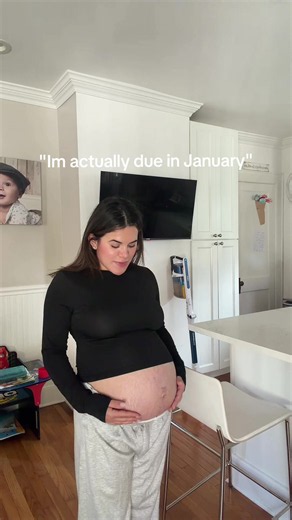 I want to have a December baby so bad, so we can be birthday month twins 🙏🏻🥹 #fyp #pregnancytiktok #pregnanttiktok #pregnantmama