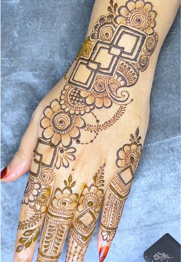Beginner's Guide to Henna Art and Design Techniques