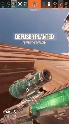 weekly clutch in diamond lobby #r6