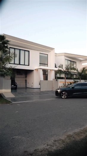 Luxurious 2 Kanal Home for Sale in Lahore