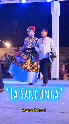 "La Sandunga". 🎶🎷🎵 Una canción tradicional mexicana originaria del Istmo de Tehuantepec, en Oaxaca. Es una pieza emblemática que se considera un himno de la región. La letra de la canción expresa sentimientos de tristeza y nostalgia. Oaxaca Cultural | Oaxaca Cultural